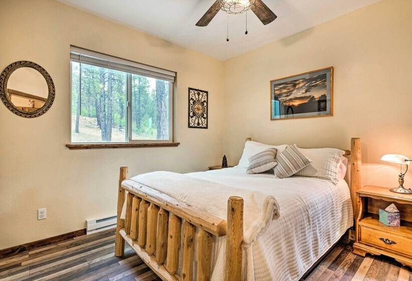 Cabin At The Little Ranch : Hiking On Site!