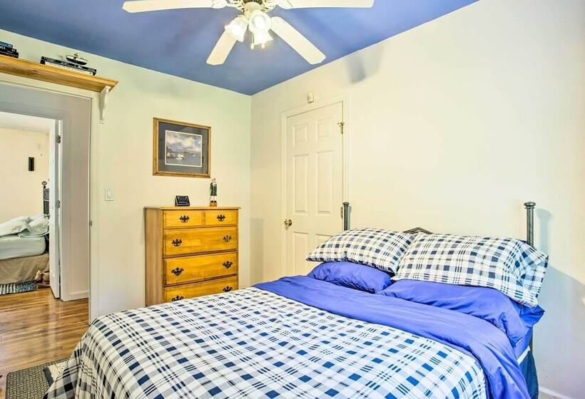 Charming Hampton Bays Home 5 Mi To Coopers Beach