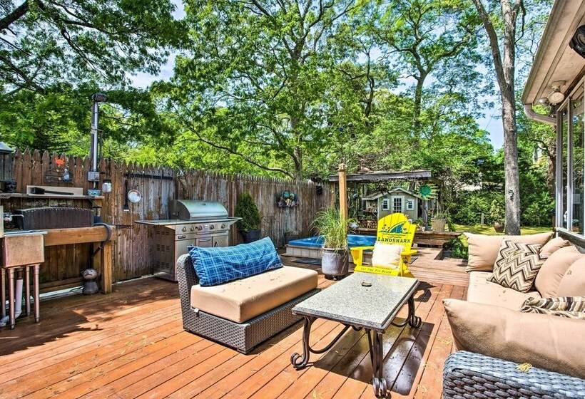 Charming Hampton Bays Home 5 Mi To Coopers Beach