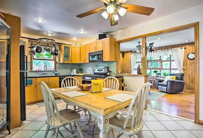 Charming Hampton Bays Home 5 Mi To Coopers Beach