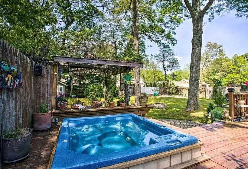 Charming Hampton Bays Home 5 Mi To Coopers Beach