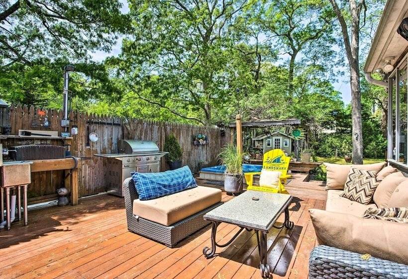 Charming Hampton Bays Home 5 Mi To Coopers Beach