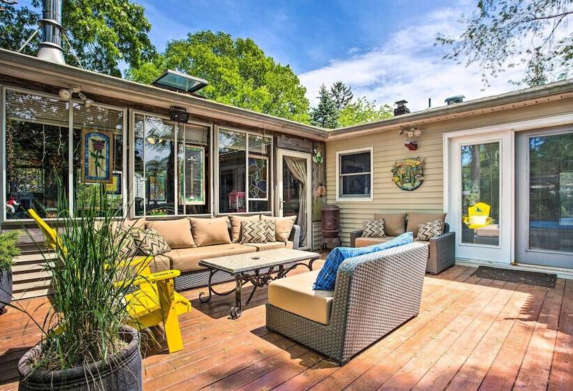 Charming Hampton Bays Home 5 Mi To Coopers Beach