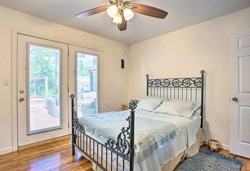 Charming Hampton Bays Home 5 Mi To Coopers Beach