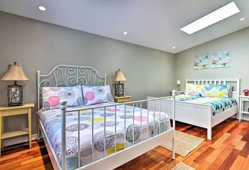 Poconos Cottage W/ Sauna ~ 10 Mi To Camelback!