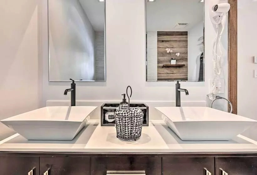 Poconos Cottage W/ Sauna ~ 10 Mi To Camelback!