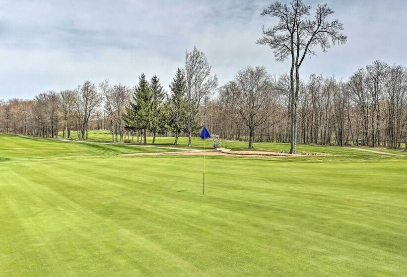 Poconos Cottage W/ Sauna ~ 10 Mi To Camelback!