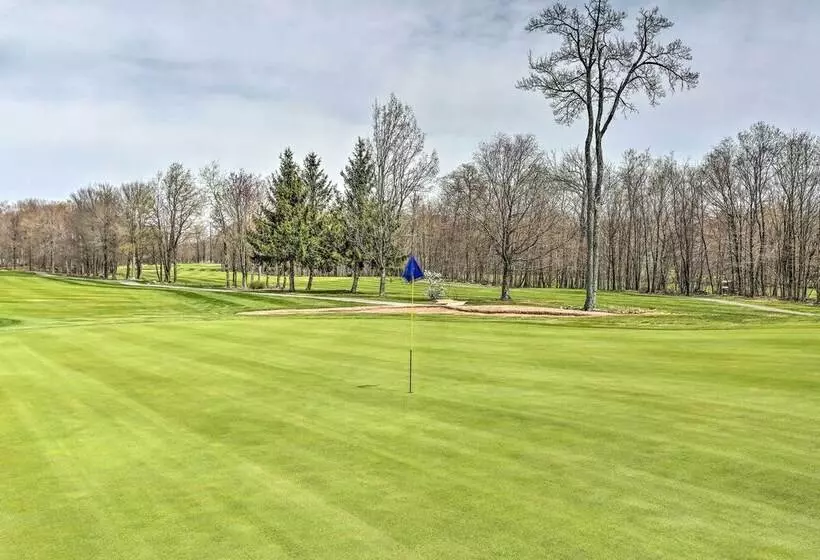 Poconos Cottage W/ Sauna ~ 10 Mi To Camelback!