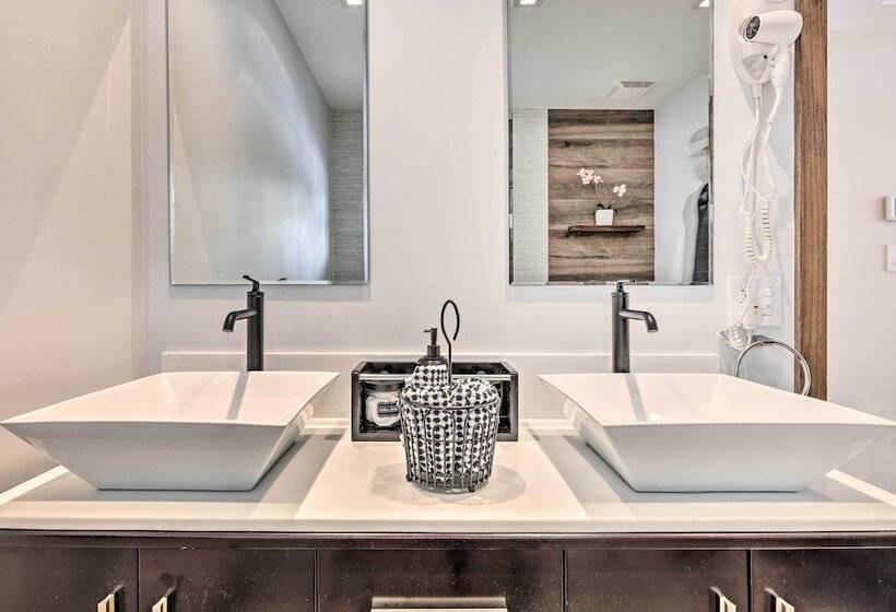 Poconos Cottage W/ Sauna ~ 10 Mi To Camelback!