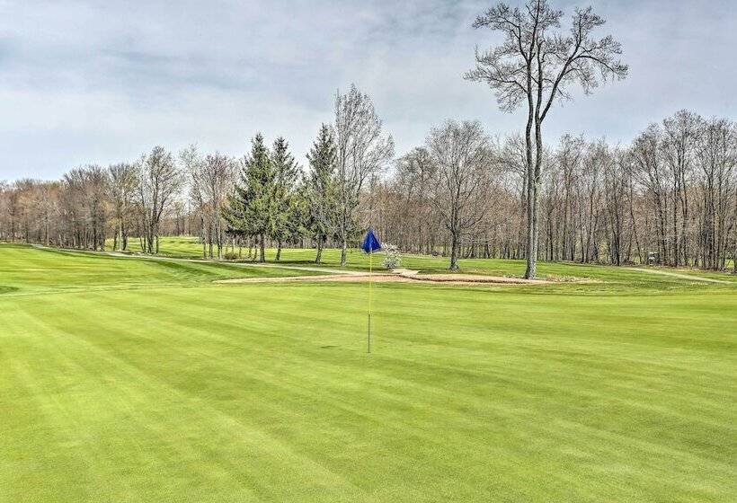 Poconos Cottage W/ Sauna ~ 10 Mi To Camelback!