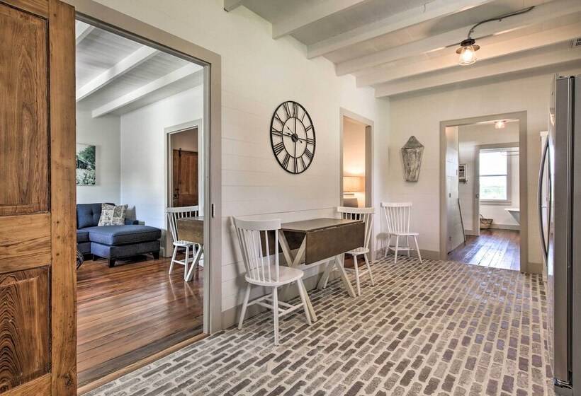 Peaceful Schulenburg Farmhouse W/ Fire Pit & Grill