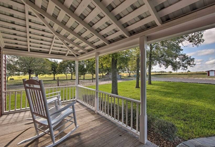 Peaceful Schulenburg Farmhouse W/ Fire Pit & Grill