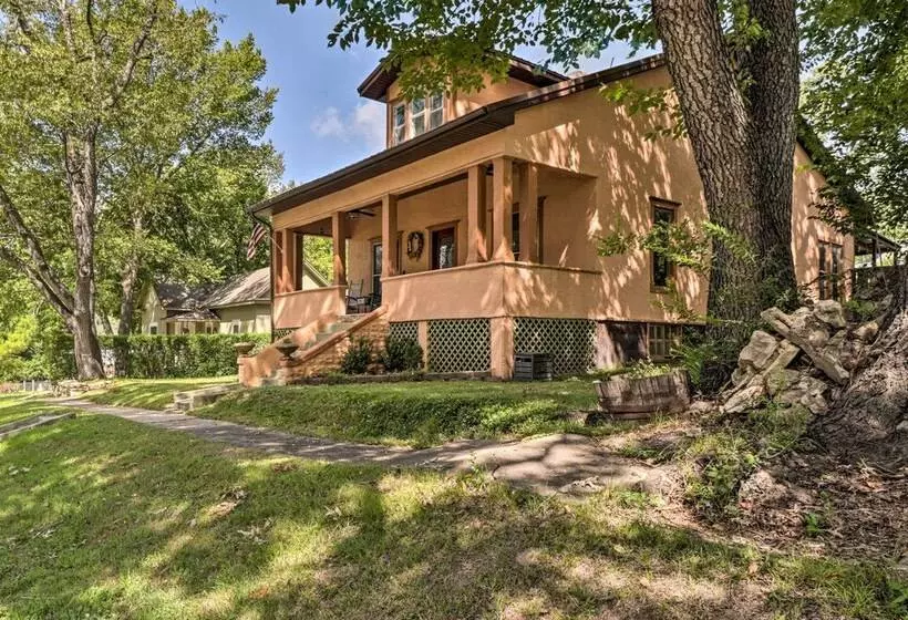 Country Chic Cotter Home W/ Outdoor Living Space!
