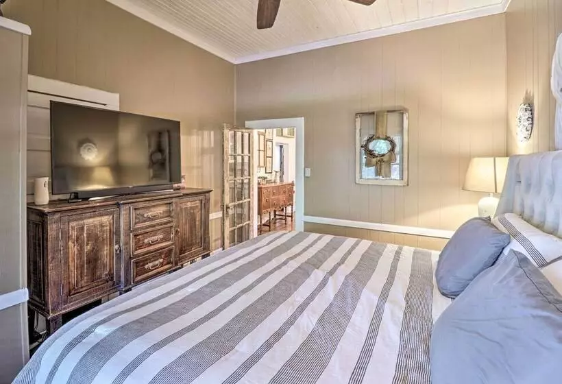 Country Chic Cotter Home W/ Outdoor Living Space!