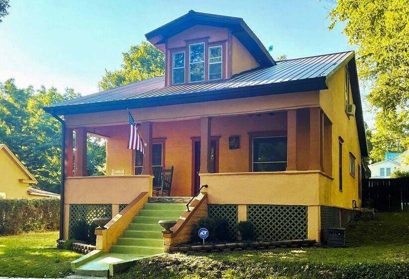Country Chic Cotter Home W/ Outdoor Living Space!