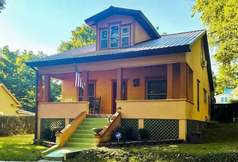 Country Chic Cotter Home W/ Outdoor Living Space!