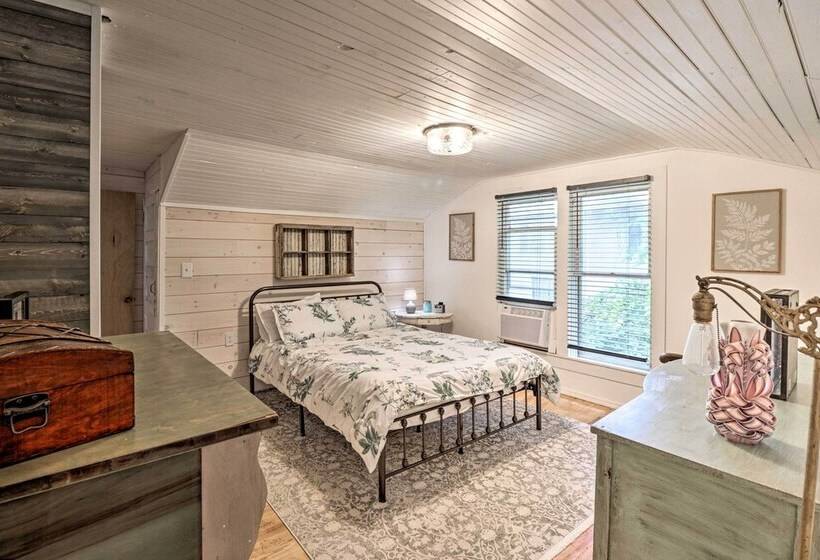 Country Chic Cotter Home W/ Outdoor Living Space!