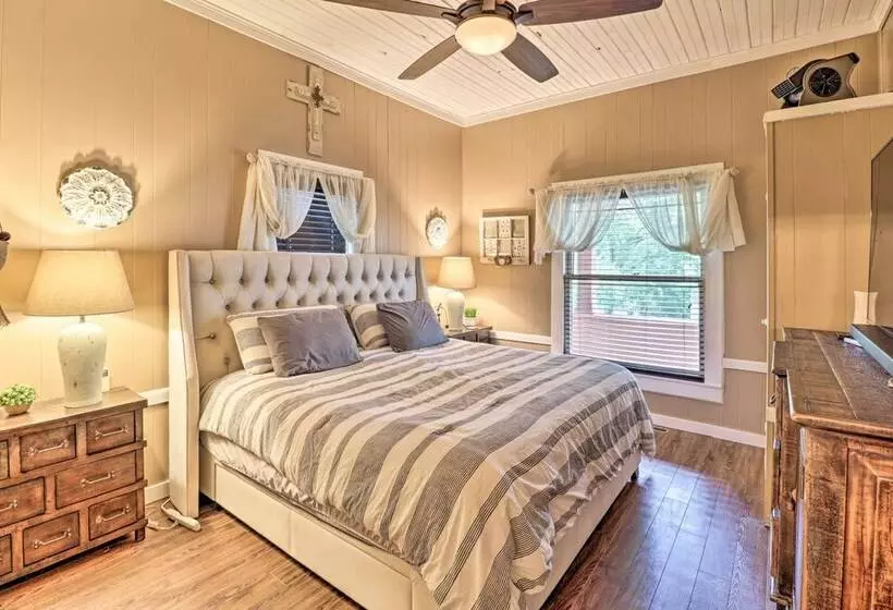 Country Chic Cotter Home W/ Outdoor Living Space!