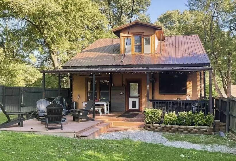 Country Chic Cotter Home W/ Outdoor Living Space!