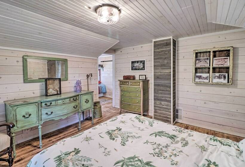 Country Chic Cotter Home W/ Outdoor Living Space!