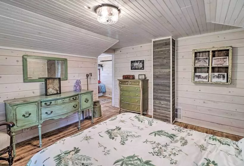 Country Chic Cotter Home W/ Outdoor Living Space!