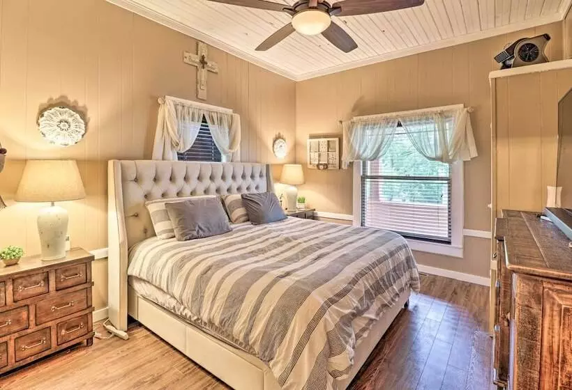 Country Chic Cotter Home W/ Outdoor Living Space!