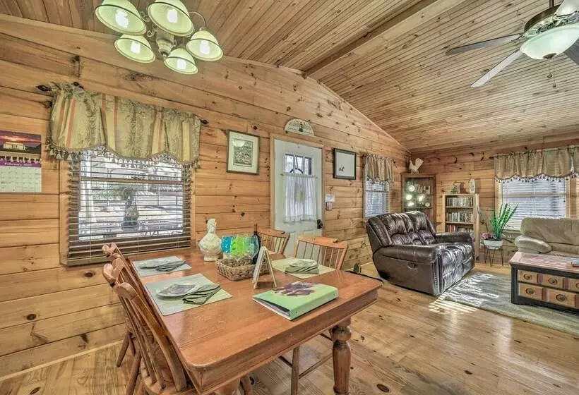 11 Mi To Dtwn: Franklin Cabin W/ Porch!