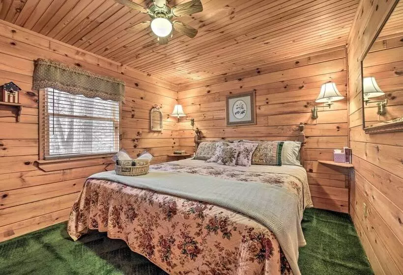 11 Mi To Dtwn: Franklin Cabin W/ Porch!