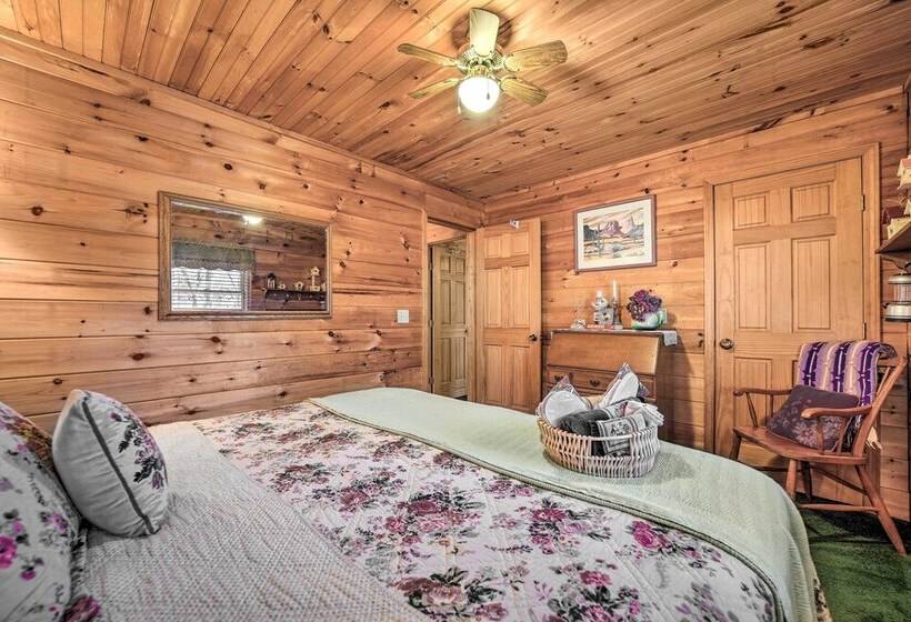 11 Mi To Dtwn: Franklin Cabin W/ Porch!