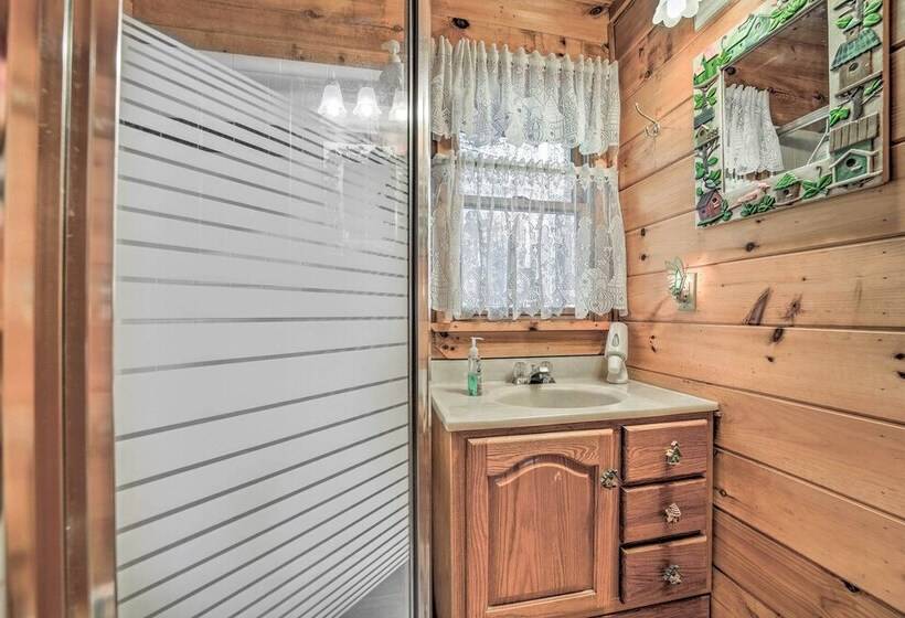 11 Mi To Dtwn: Franklin Cabin W/ Porch!