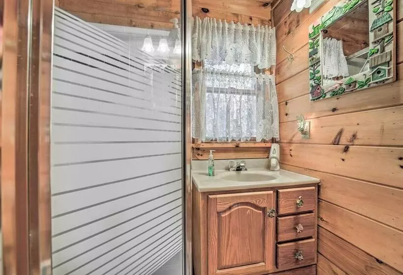 11 Mi To Dtwn: Franklin Cabin W/ Porch!