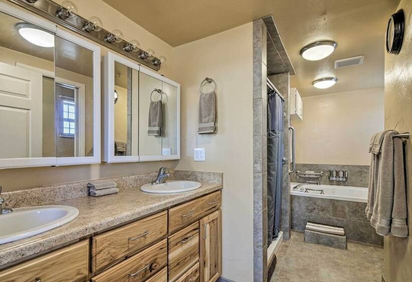 Cozy Home W/ Canyon Views: 2 Mi To Grand Staircase