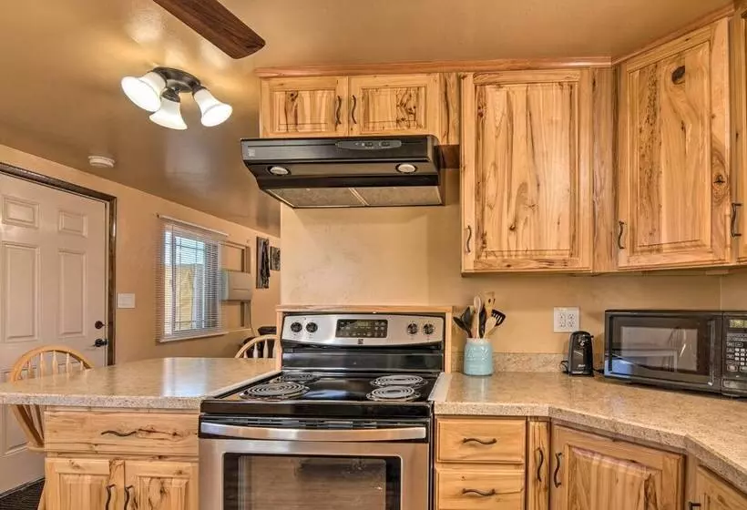 Cozy Home W/ Canyon Views: 2 Mi To Grand Staircase