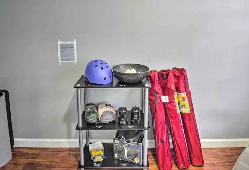 Dog Friendly Fayetteville Home W/ Hot Tub!