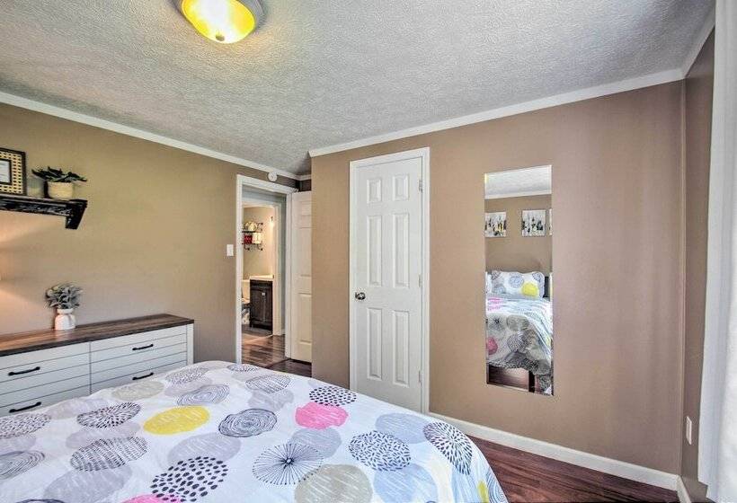 Dog Friendly Fayetteville Home W/ Hot Tub!