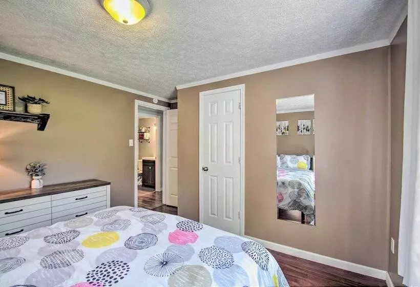 Dog Friendly Fayetteville Home W/ Hot Tub!