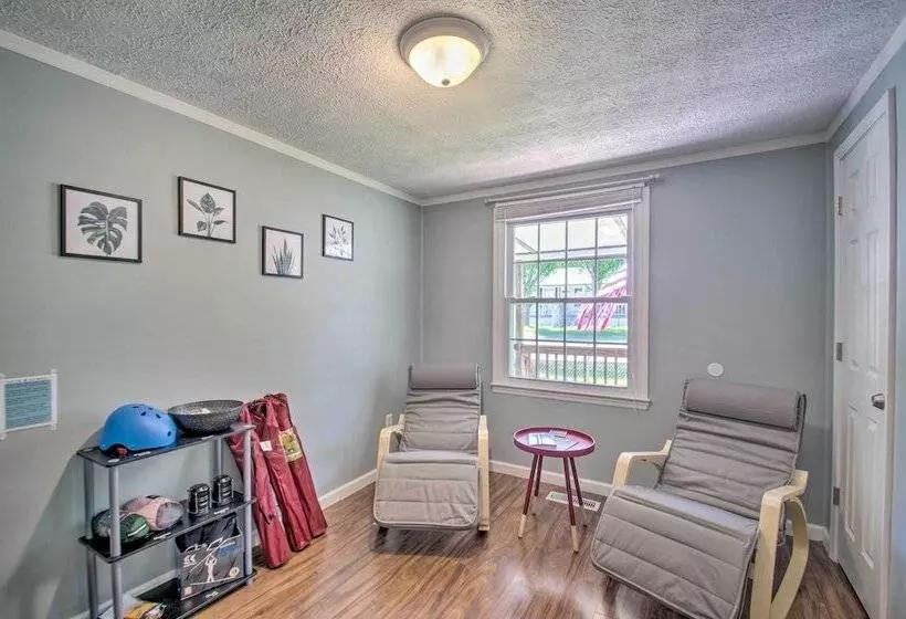 Dog Friendly Fayetteville Home W/ Hot Tub!