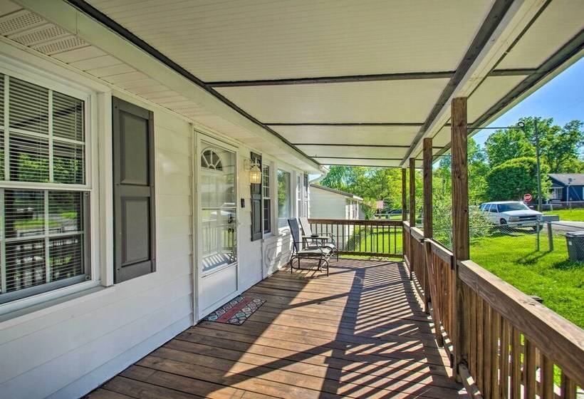 Dog Friendly Fayetteville Home W/ Hot Tub!