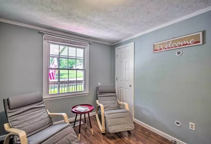 Dog Friendly Fayetteville Home W/ Hot Tub!