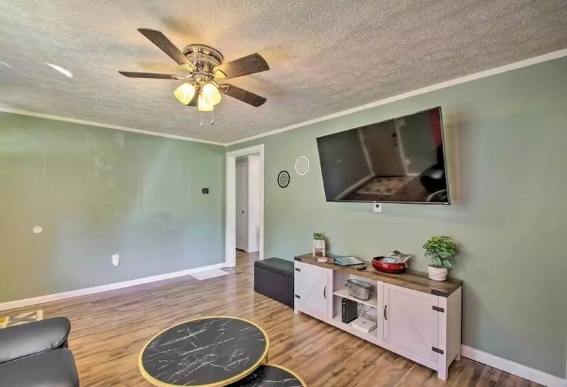 Dog Friendly Fayetteville Home W/ Hot Tub!