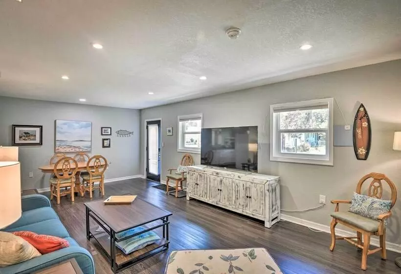 Dog Friendly Home W/ Gas Grill   Walk To Rose Bay!