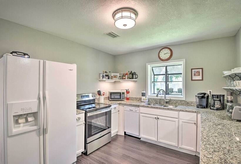 Dog Friendly Home W/ Gas Grill   Walk To Rose Bay!