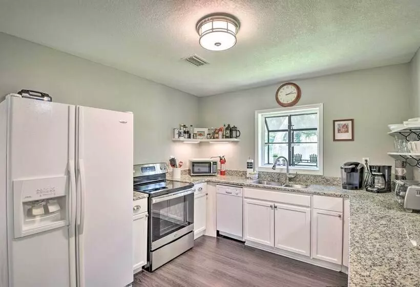 Dog Friendly Home W/ Gas Grill   Walk To Rose Bay!