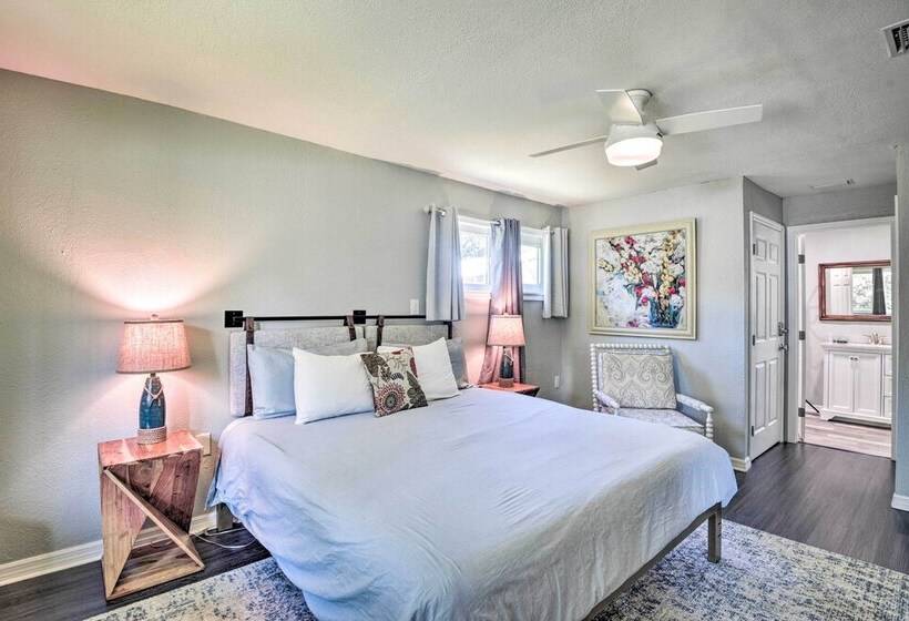 Dog Friendly Home W/ Gas Grill   Walk To Rose Bay!