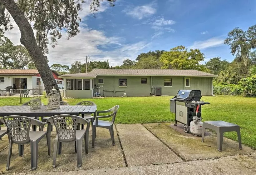 Dog Friendly Home W/ Gas Grill   Walk To Rose Bay!