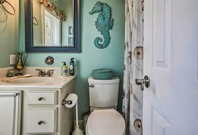 Family Beach Home; Walk To N Litchfield Beach