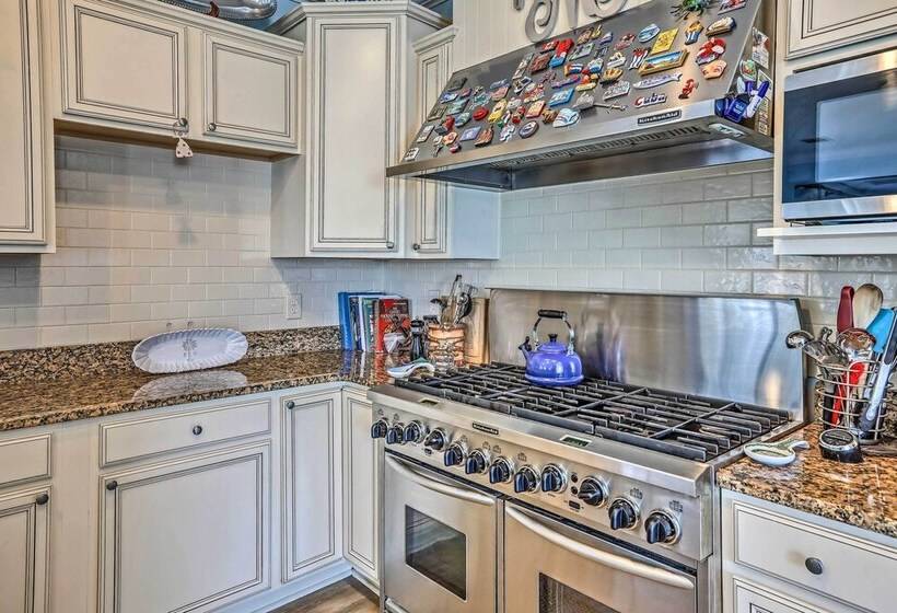 Family Beach Home; Walk To N Litchfield Beach