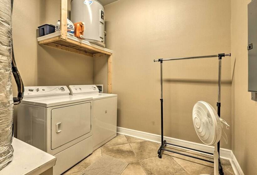 Family Friendly Waterfront Oasis: 7 Miles To Beach