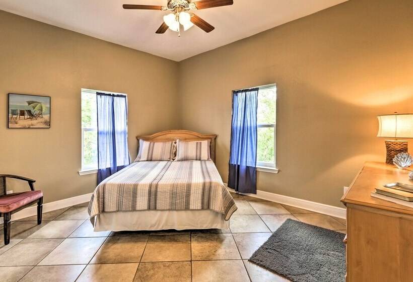 Family Friendly Waterfront Oasis: 7 Miles To Beach