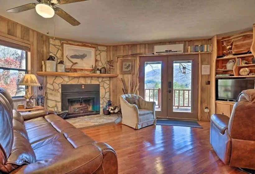 Franklin Family Home W/ 2 Decks & Fire Pit!